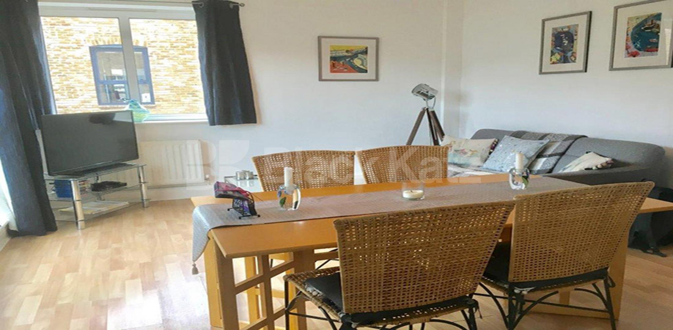 Contemporary apartment with 24 hr. Concierge, gym & inclusive of water rates Providence Square, Shad Thames SE1